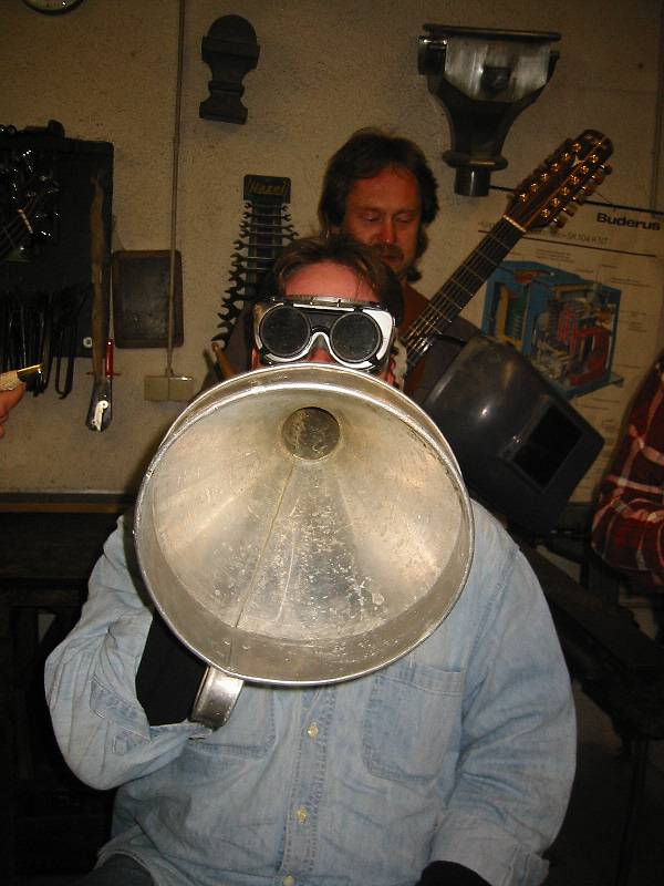 600x800 pixels (59K)