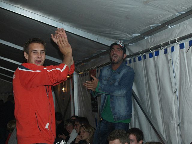 640x480 pixels (152K)