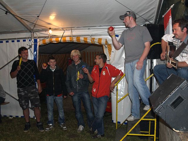 640x480 pixels (197K)