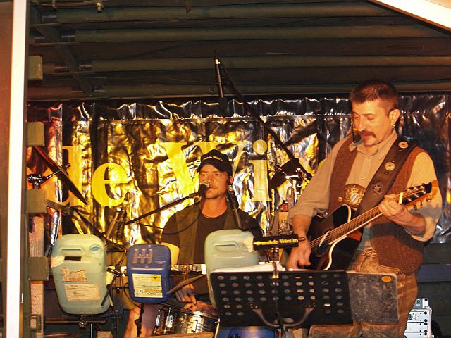 640x480 pixels (280K)