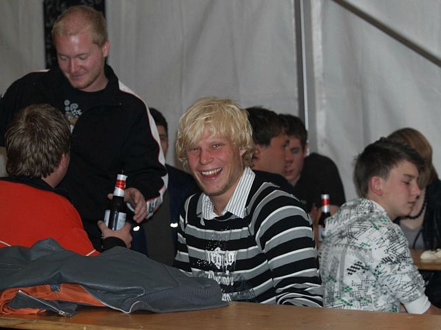 640x480 pixels (140K)