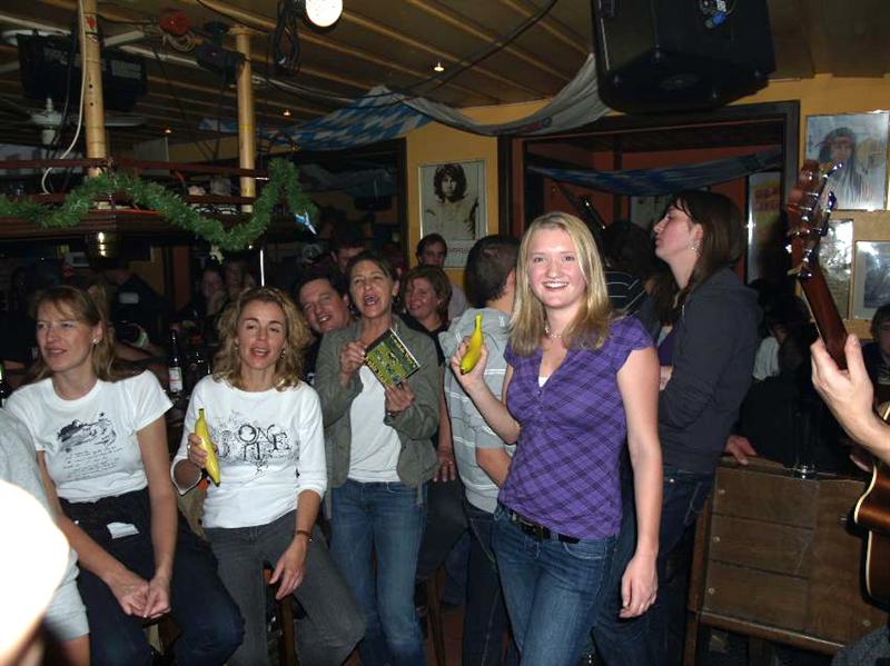 800x599 pixels (73K)