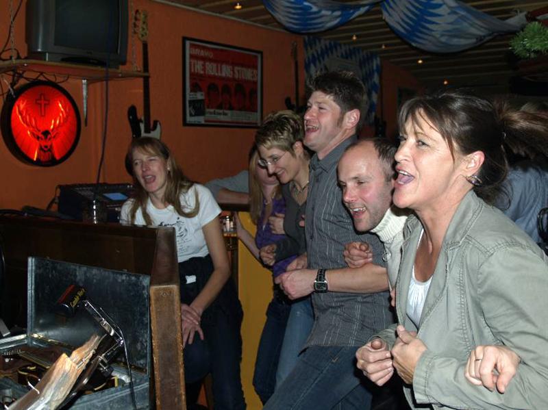 800x599 pixels (69K)