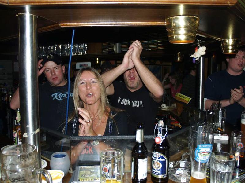 800x599 pixels (80K)