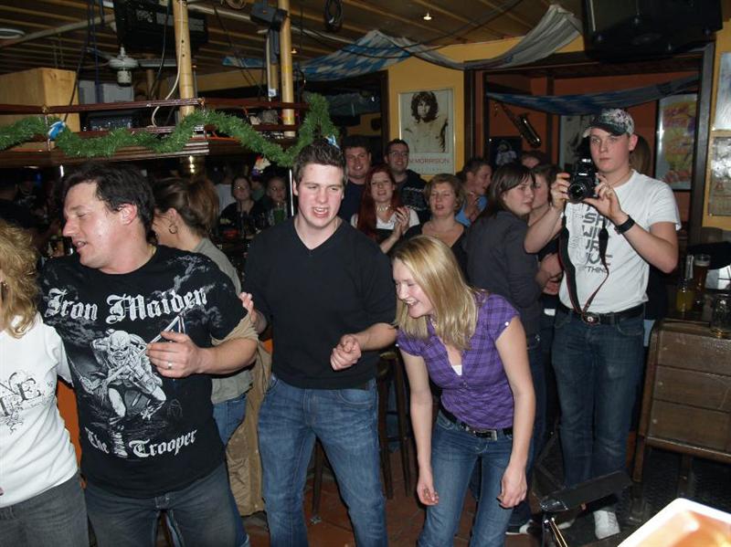 800x599 pixels (82K)