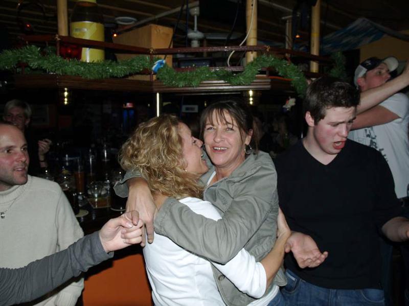 800x599 pixels (57K)