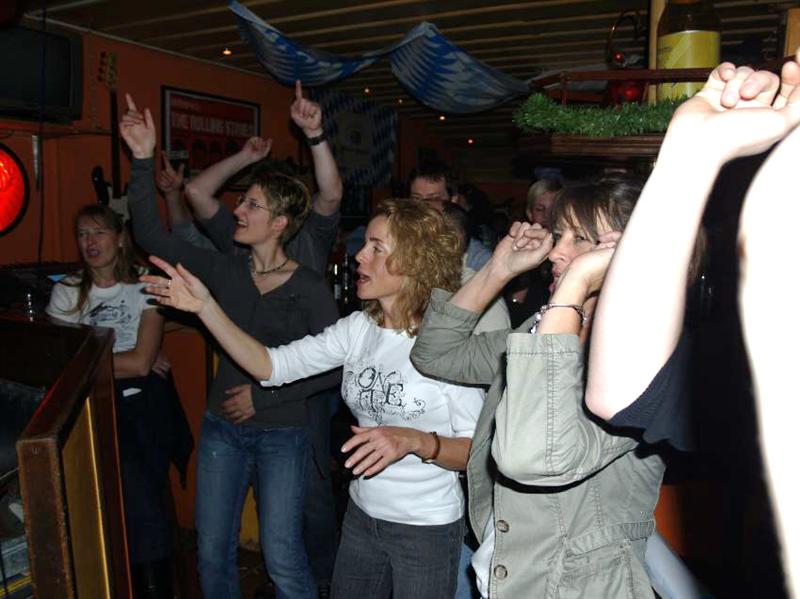 800x599 pixels (61K)