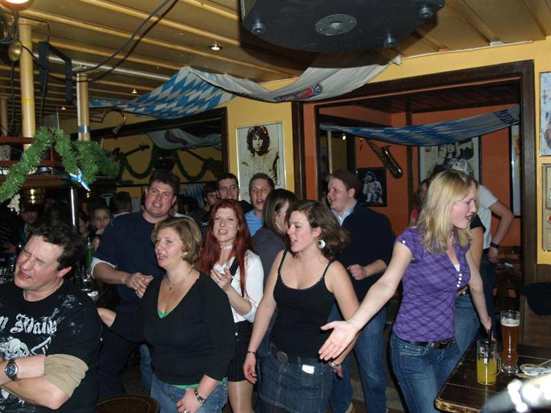 800x599 pixels (81K)