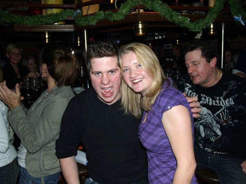 800x599 pixels (61K)