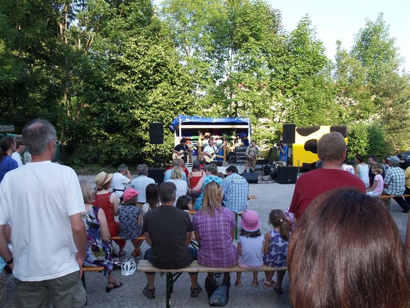 800x600 pixels (141K)