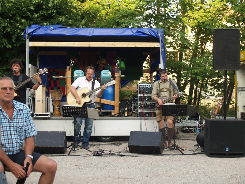 800x600 pixels (126K)