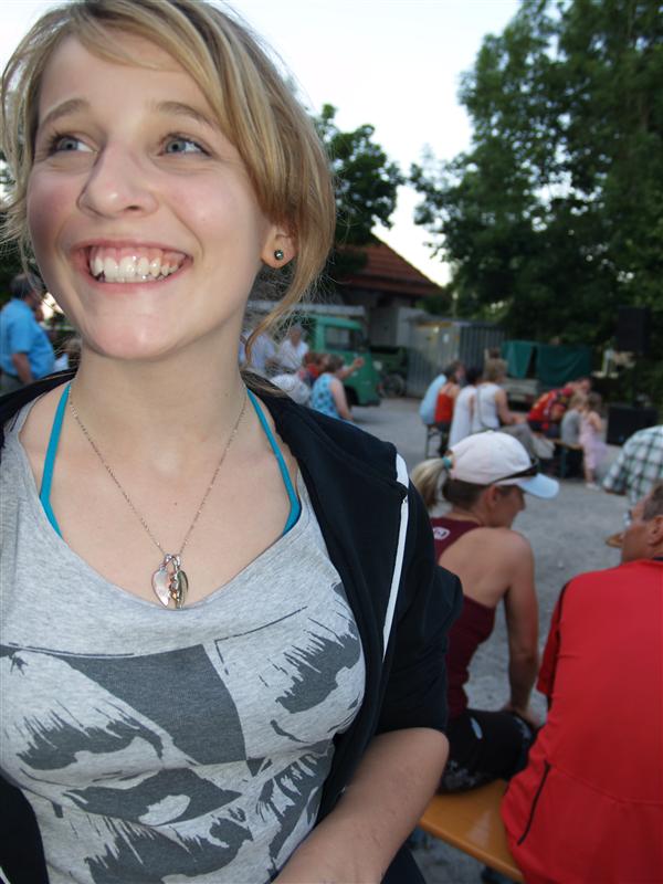 600x800 pixels (73K)