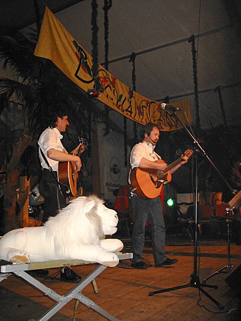 480x640 pixels (254K)