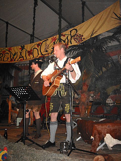 480x640 pixels (316K)