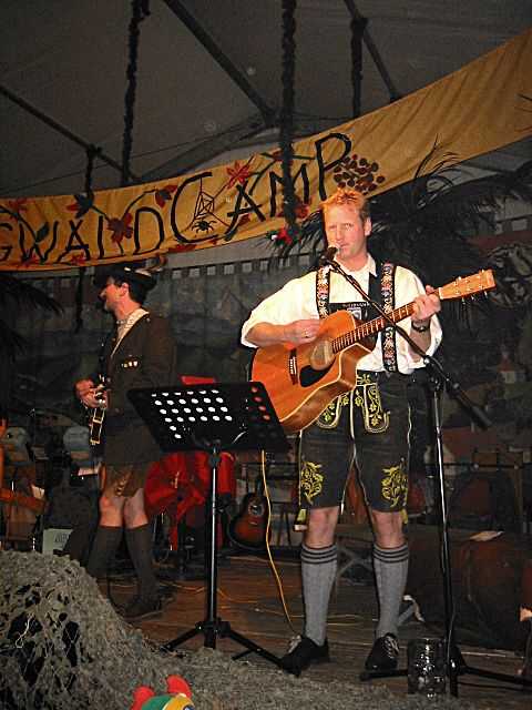 480x640 pixels (294K)