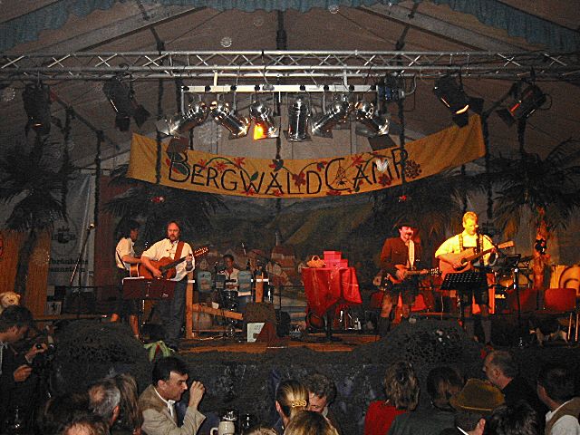 640x480 pixels (315K)