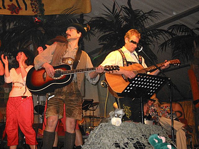 640x480 pixels (320K)