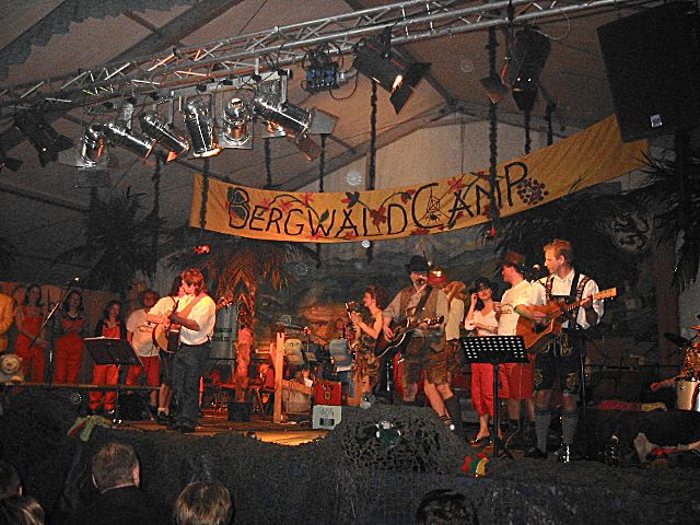 640x480 pixels (314K)