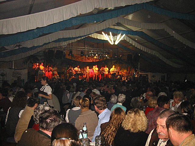 640x480 pixels (298K)