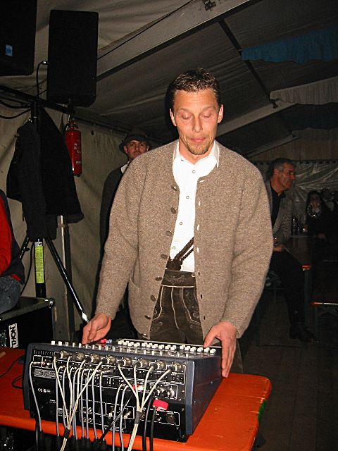 480x640 pixels (244K)