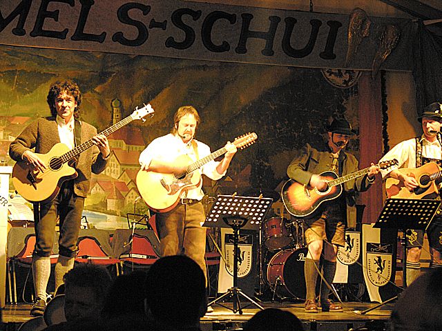 640x480 pixels (98K)