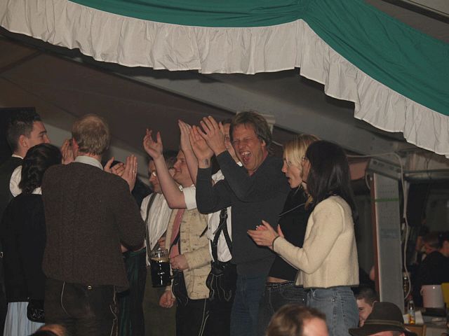 640x480 pixels (44K)