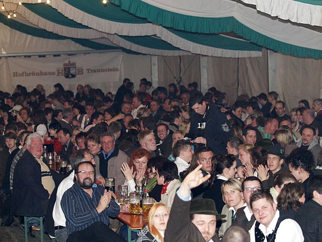 640x480 pixels (72K)