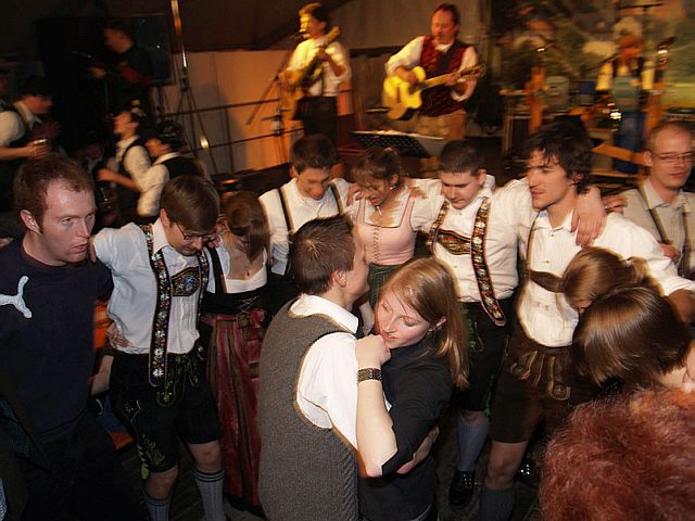 640x480 pixels (63K)