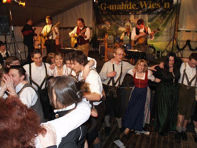 640x480 pixels (70K)