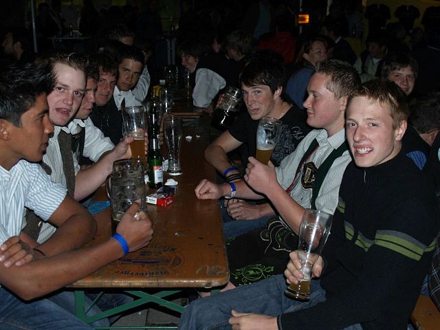 640x480 pixels (179K)