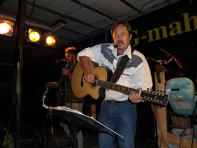 640x480 pixels (163K)