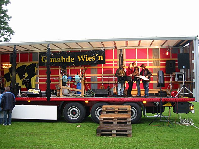 640x480 pixels (235K)