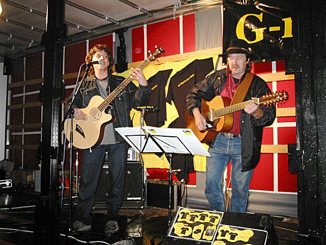 640x480 pixels (312K)