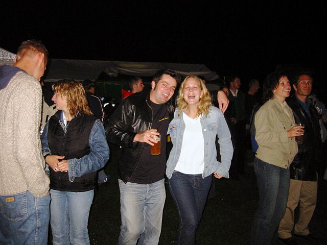 640x480 pixels (195K)