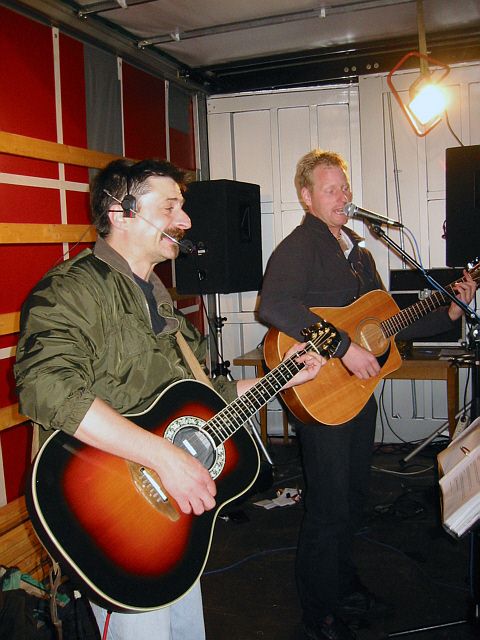 480x640 pixels (234K)