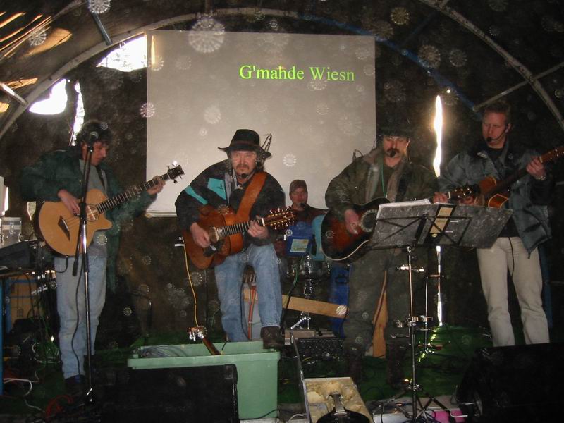 800x600 pixels (76K)