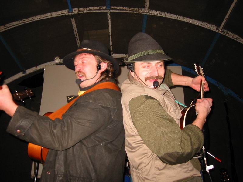 800x600 pixels (61K)