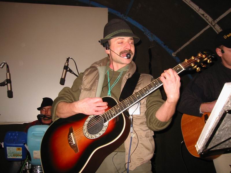 800x600 pixels (67K)