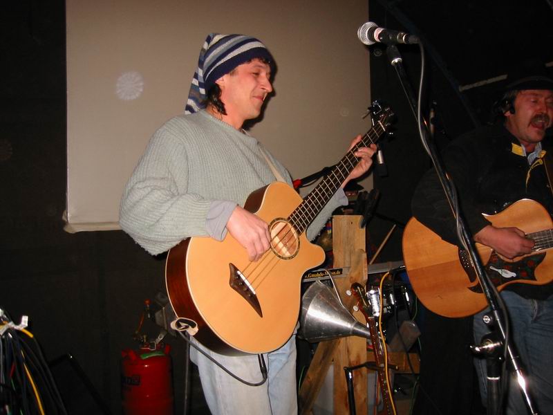 800x600 pixels (61K)