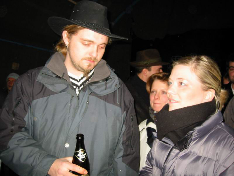 800x600 pixels (69K)