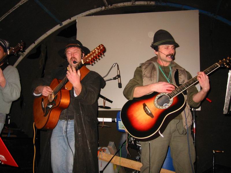 800x600 pixels (66K)