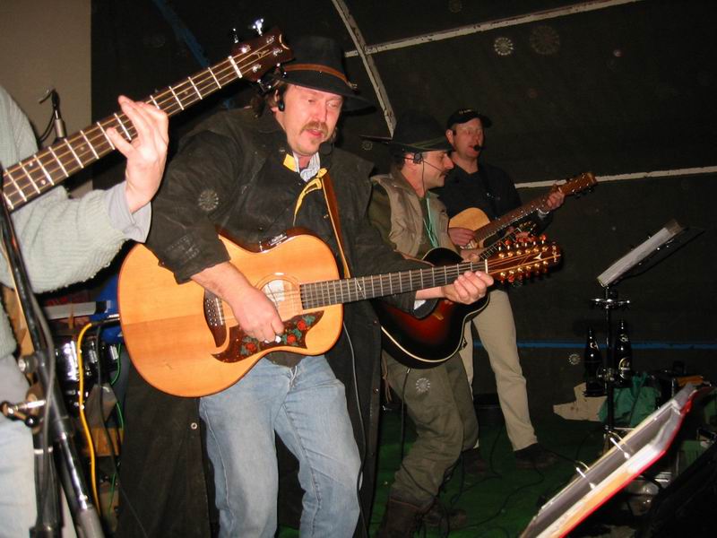 800x600 pixels (75K)