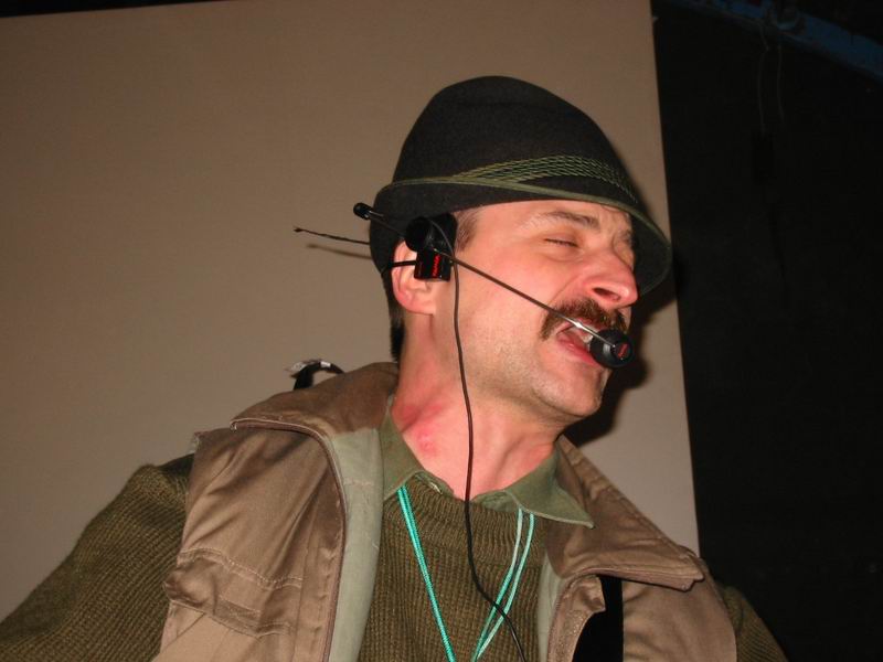 800x600 pixels (45K)