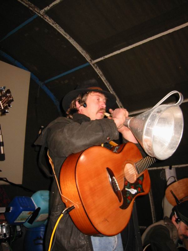 600x800 pixels (56K)