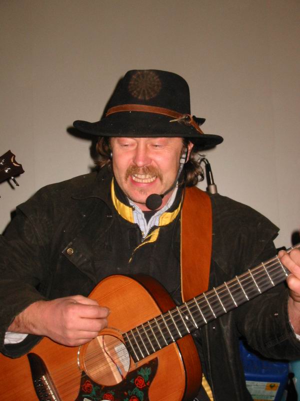 600x800 pixels (56K)