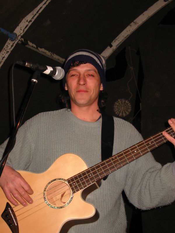 600x800 pixels (62K)