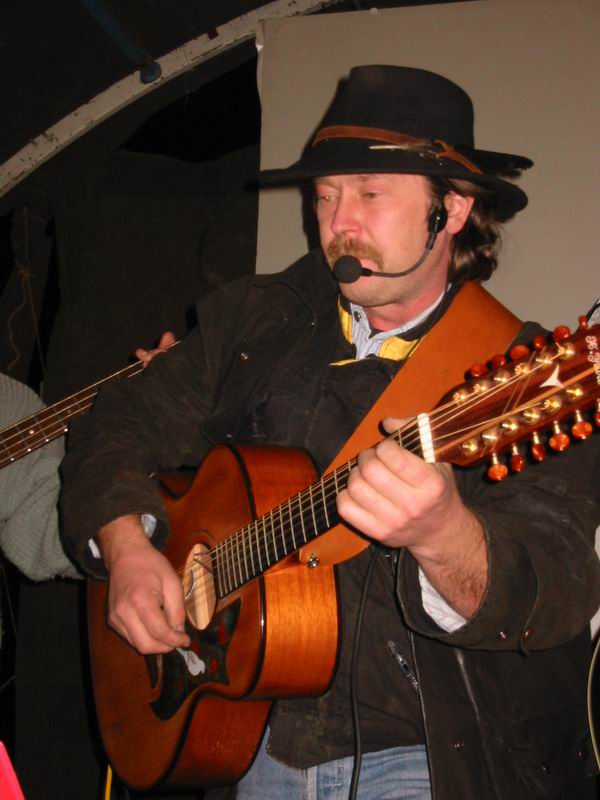 600x800 pixels (60K)