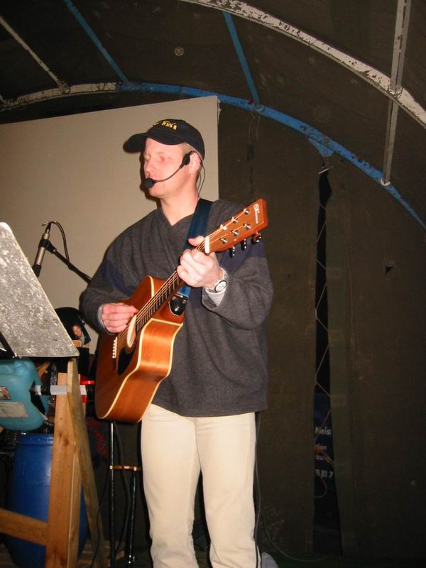 600x800 pixels (58K)