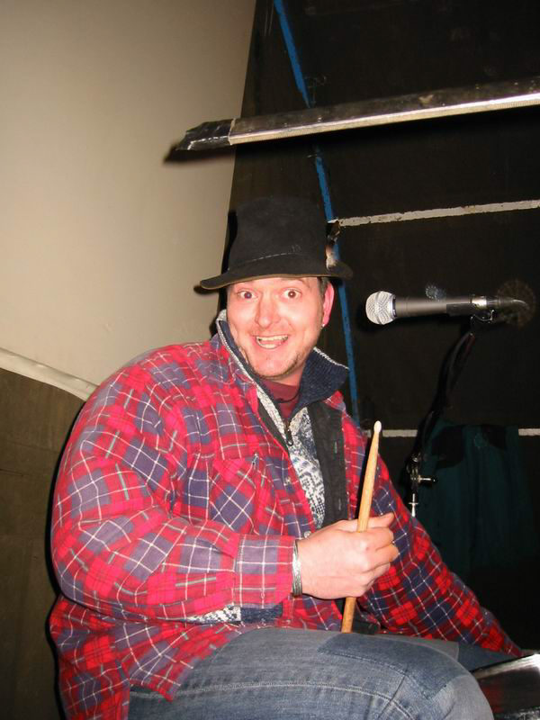 600x800 pixels (84K)