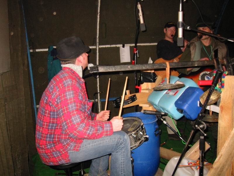 800x600 pixels (79K)